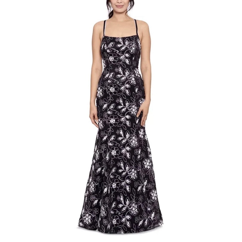 Betsy & Adam Black & White Embroidered Lace-Up‎ Corset Back Formal Gown Size 10